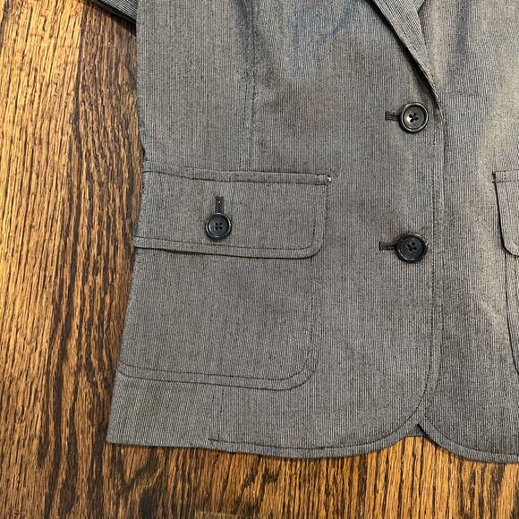Banana Republic Women's Gray Short Sleeve Blazer Suit Coat - 2 - Picture 10 of 13